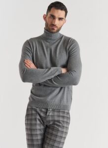 SWETER POD MARYNARKĘ. JAK NOSIĆ, ABY WYGLĄDAĆ MODNIE I STYLOWO?